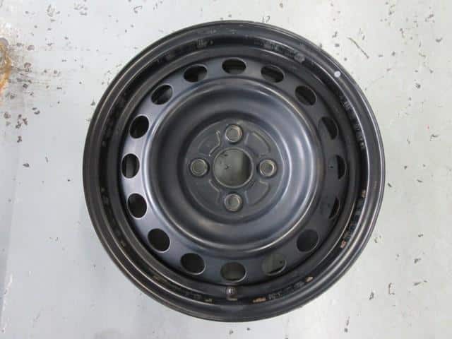 Wheel TOYOTA Aqua NHP10 — photo 1