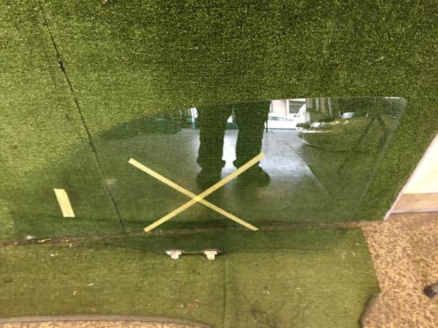 Front Left Door Windshield NISSAN March 2004 CBA-AK12 — photo 1