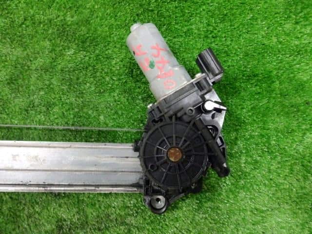 Front Right Door Regulator HONDA Step Wagon 2016 DBA-RP3 — photo 3