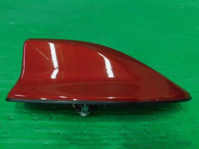 Antenna TOYOTA 2018 6AA-ZWE211H 8607747020D7 — photo 4