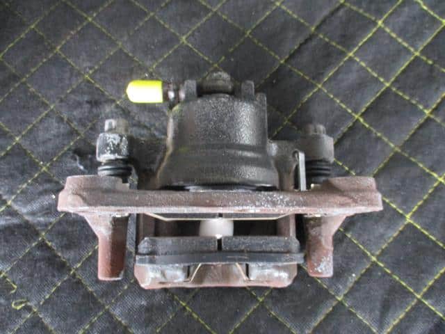 Front Right Caliper MITSUBISHI Townbox 1998 GF-U61 — photo 2