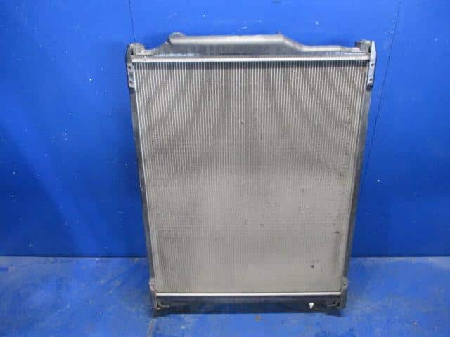 Radiator Mitsubishi Fuso Fuso tractor 2016 QPG-FP64VDR — photo 2