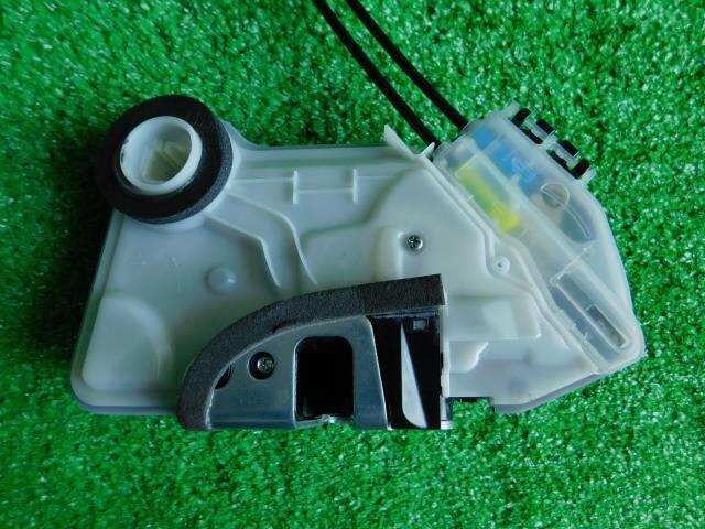 Door Lock Solenoid TOYOTA Probox 2015 DBE-NSP160 — photo 3