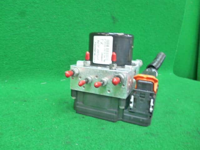 ABS Actuator SUBARU Impreza 2014 DBA-GJ7 — photo 2