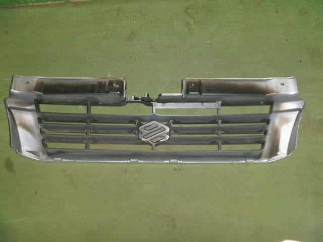 Radiator Grille SUZUKI Every Plus 1999 GF-DA32W 7211176AA1 — photo 2
