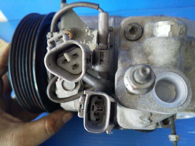 A/C Compressor TOYOTA Celsior 2001 UA-UCF31 — photo 5