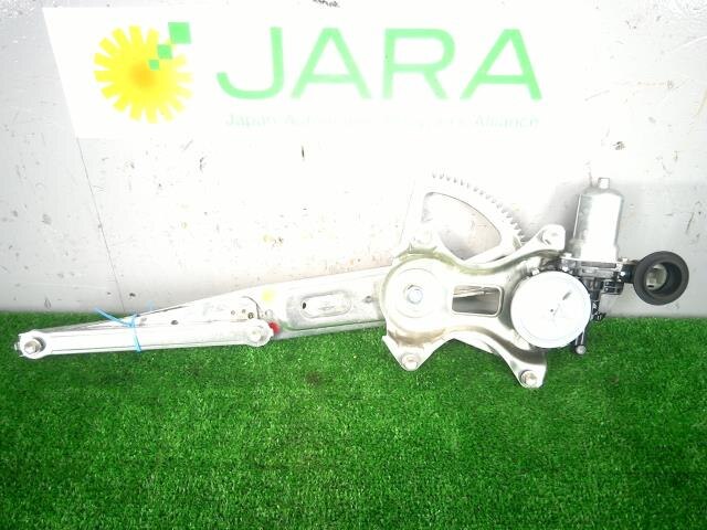 Front Left Door Regulator TOYOTA Vitz 2006 CBA-NCP95 — photo 1