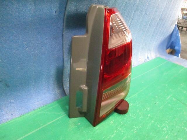 Right Tail Light TOYOTA Ractis 2007 DBA-SCP100 — photo 3
