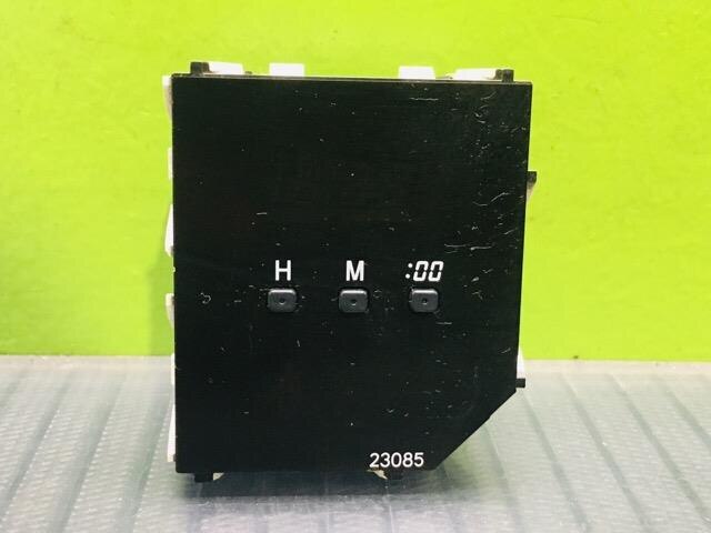 Watch TOYOTA Hiace 2000 KH-KZH100 — photo 1