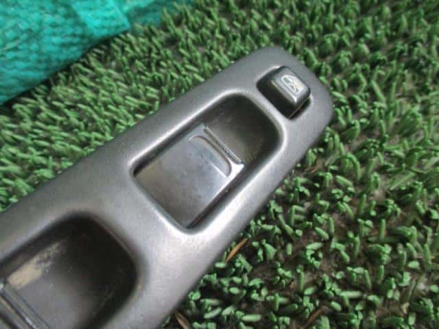 Power Window Switch SUZUKI Every 2002 LE-DA62V C8HS63P4Z — photo 2