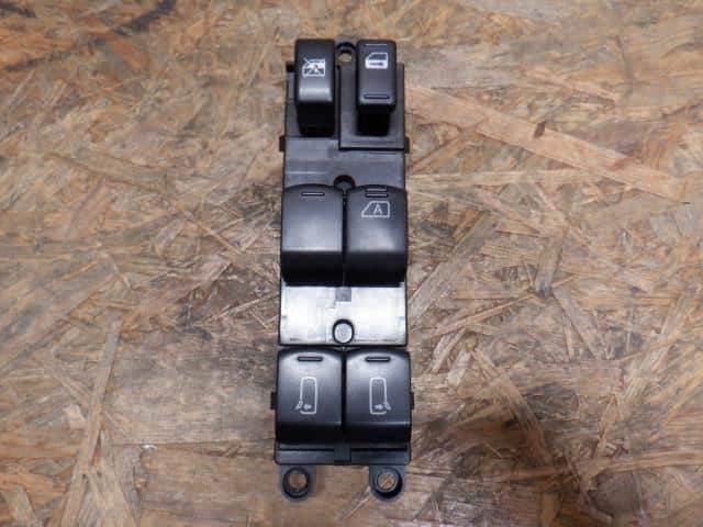 Power Window Switch NISSAN Elgrand 2003 UA-E51 — photo 3