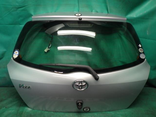 Back Door Assembly TOYOTA Vitz 2009 DBA-KSP90 — photo 1