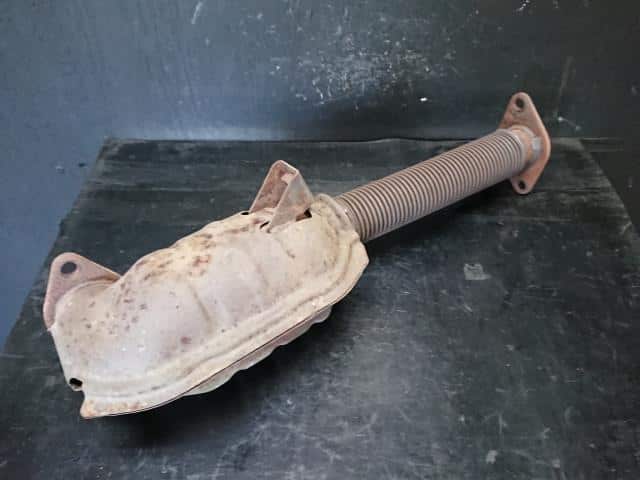 Front Exhaust Pipe SUBARU Sambar 2003 LE-TT2 44101TC110 — photo 1