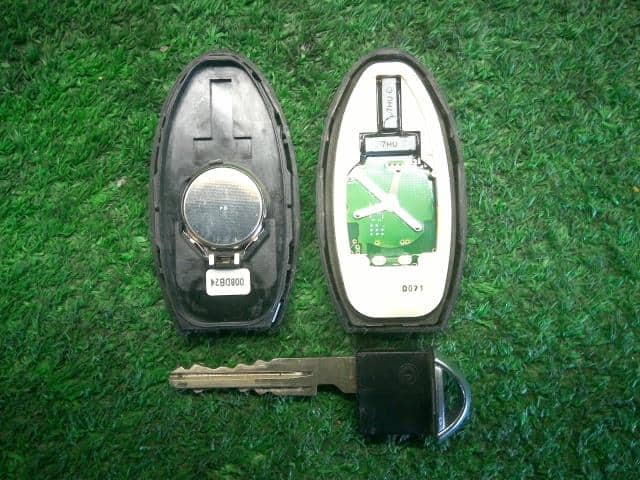 Keyless Entry Remote Control Key NISSAN Serena 2010 DBA-CC25 — photo 2