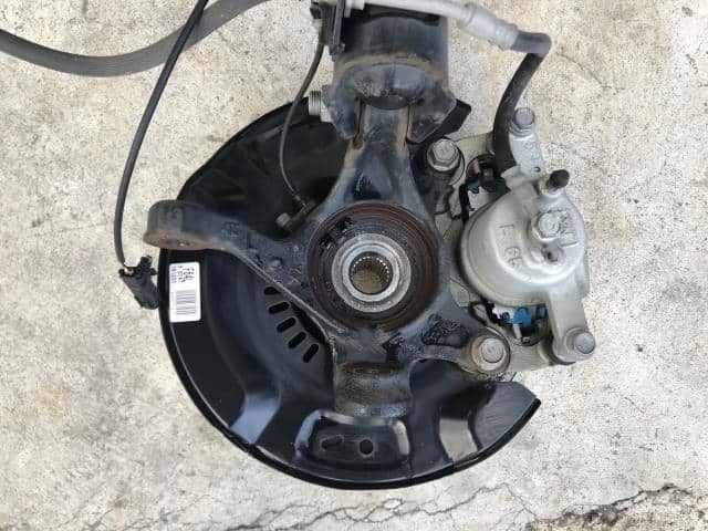 Front Left Strut Assembly TOYOTA Aqua 2019 DAA-NHP10 — photo 5