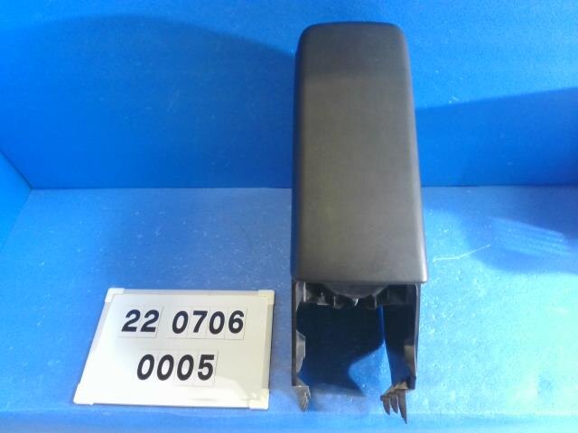 Console Box TOYOTA Prius 2012 DAA-ZVW30 — photo 1