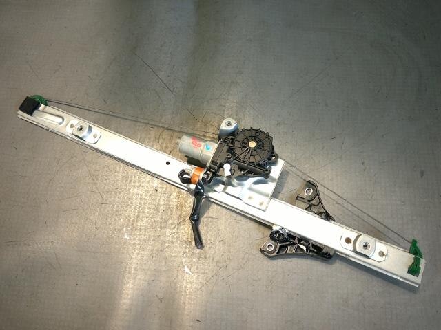 Front Left Door Regulator NISSAN Dayz roox 2014 DBA-B21A — photo 1