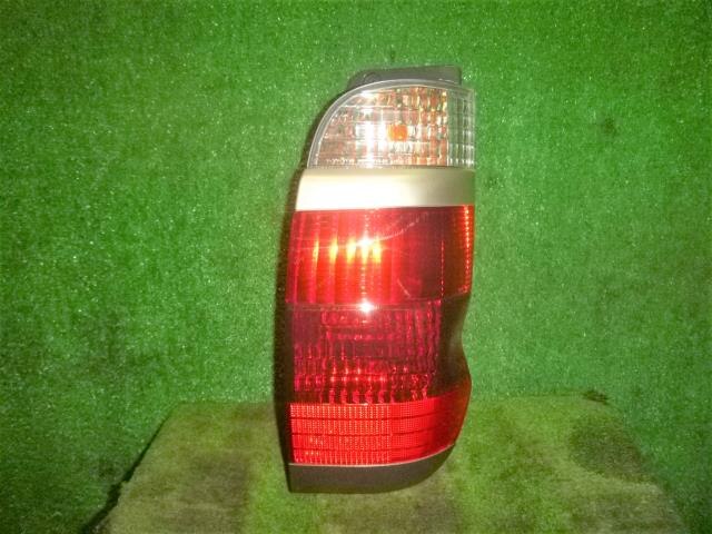 Right Tail Light TOYOTA Grand Hiace 2000 GF-VCH10 — photo 1