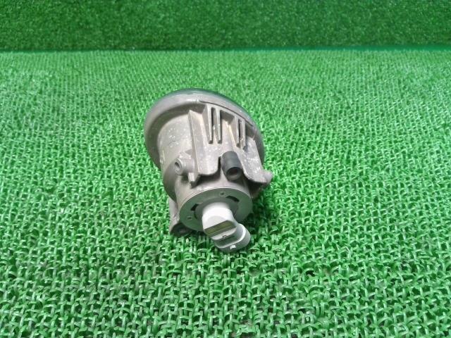 Right Fog Light TOYOTA Sienta 2005 DBA-NCP81G — photo 2