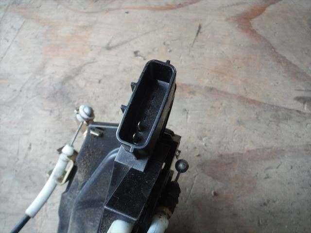 Door Lock Solenoid NISSAN Note 2005 DBA-NE11 — photo 2