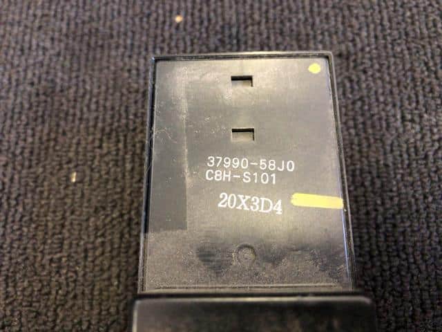 Power Window Switch SUZUKI Wagon R 2003 UA-MH21S 3799058J01 — photo 2