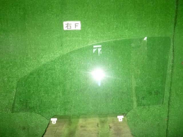 Front Right Door Windshield DAIHATSU Mira 2007 GBD-L275V 68101B2160 — photo 2