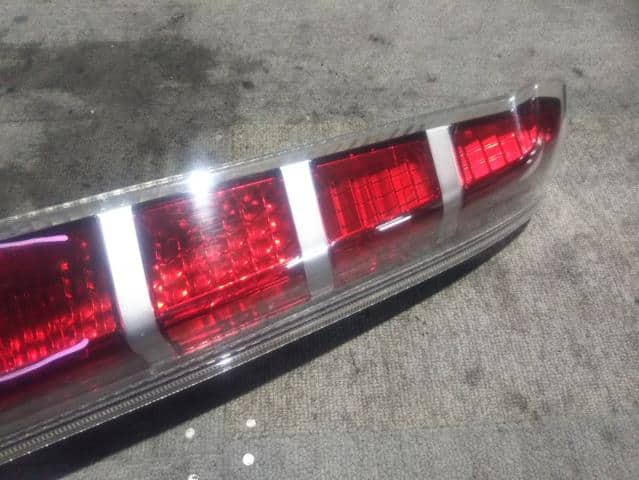 Right Tail Light DAIHATSU Move 2005 CBA-L160S 81550B2100000 — photo 3