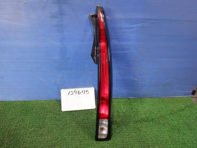 Right Tail Light DAIHATSU Move 2007 DBA-L175S — photo 1