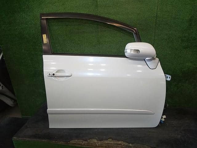 Front Right Door Assembly TOYOTA Blade 2007 DBA-AZE15 — photo 1