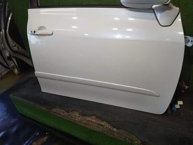 Front Right Door Assembly TOYOTA Blade 2007 DBA-AZE15 — photo 5