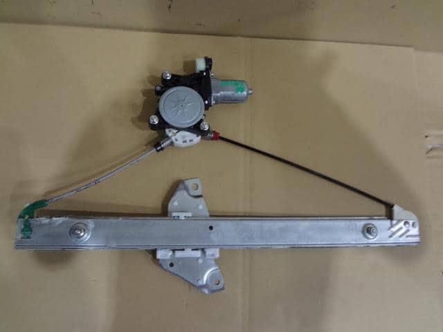 Front Right Door Regulator DAIHATSU Move 2012 DBA-LA100S — photo 1