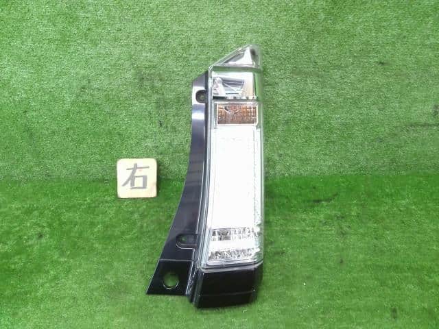 Right Tail Light HONDA N BOX 2013 DBA-JF1 — photo 1