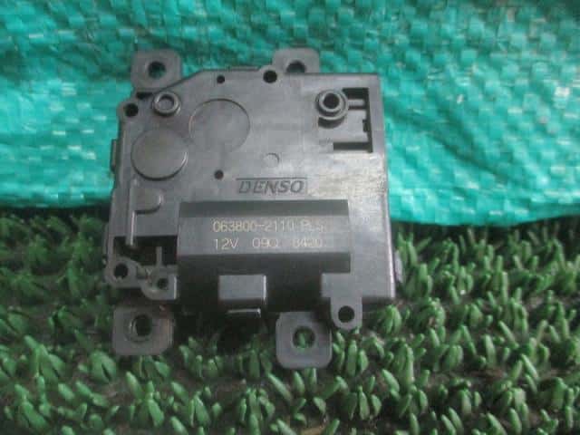 A/C Parts TOYOTA Crown 2013 DAA-AWS210 0638002110 — photo 1
