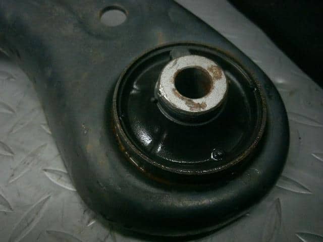 Front Left Lower Control Arm HONDA N BOX 2013 DBA-JF1 — photo 3