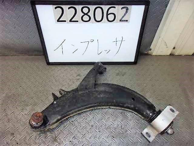 Front Left Lower Control Arm SUBARU Impreza 2006 LA-GG3 20202FE030 — photo 1