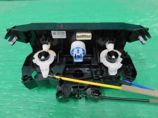 A/C Control Panel MAZDA Demio 2017 DBA-DJ3FS — photo 3