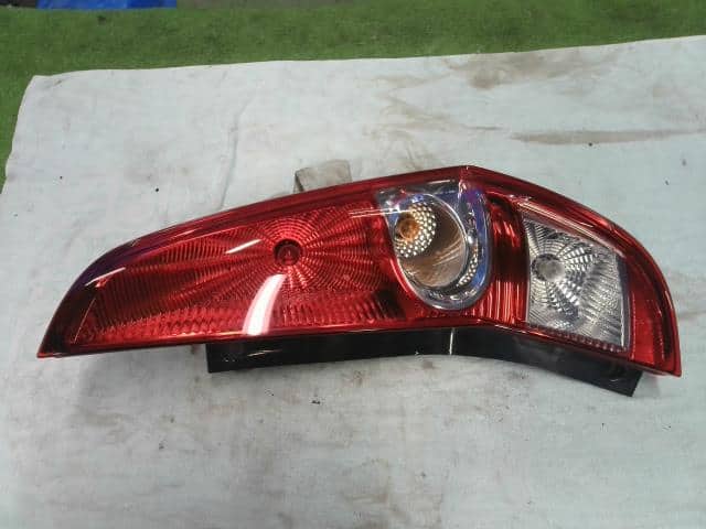 Right Tail Light SUZUKI Splash 2008 DBA-XB32S 3565051K00 — photo 1