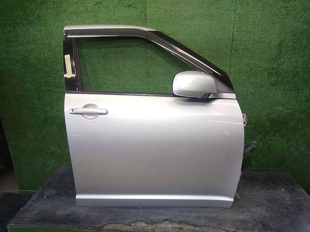 Front Right Door Assembly SUZUKI Swift 2007 DBA-ZC11S — photo 1