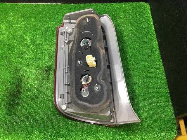 Right Tail Light TOYOTA Corolla Rumion 2007 DBA-NZE151 — photo 4