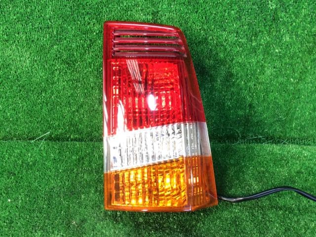 Right Tail Light MITSUBISHI Toppo Bj 2000 GF-H41A — photo 1