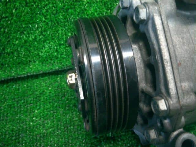 A/C Compressor MITSUBISHI Toppo Bj 2000 GF-H41A — photo 2