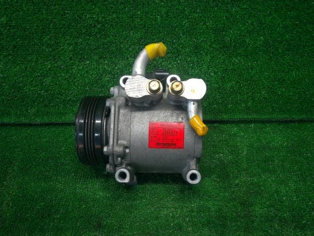 A/C Compressor MITSUBISHI Toppo Bj 2000 GF-H41A — photo 1