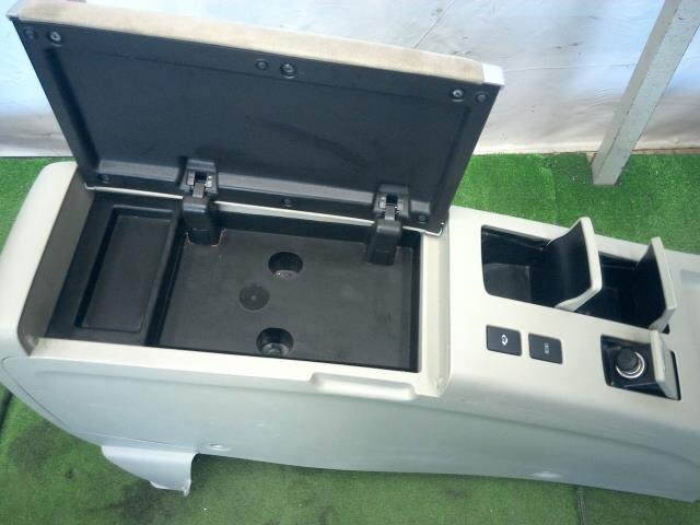 Console Box TOYOTA Estima 2008 DAA-AHR20 — photo 2
