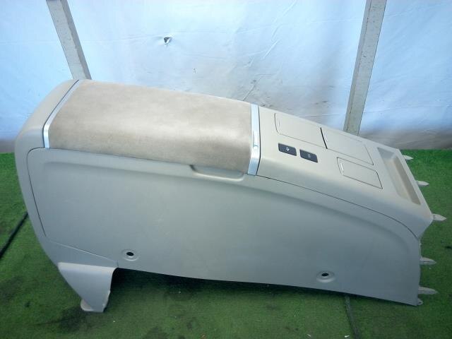 Console Box TOYOTA Estima 2008 DAA-AHR20 — photo 1