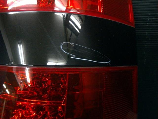 Right Tail Light TOYOTA Noah 2005 CBA-AZR60 — photo 3