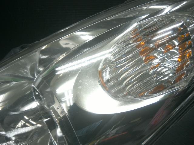 Left Headlight TOYOTA Wish 2003 UA-ZNE10 — photo 5