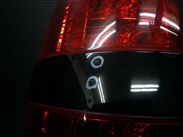 Left Tail Light TOYOTA Noah 2005 CBA-AZR60 — photo 4