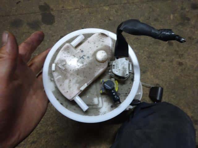 Fuel Pump TOYOTA Aqua 2014 DAA-NHP10 — photo 2