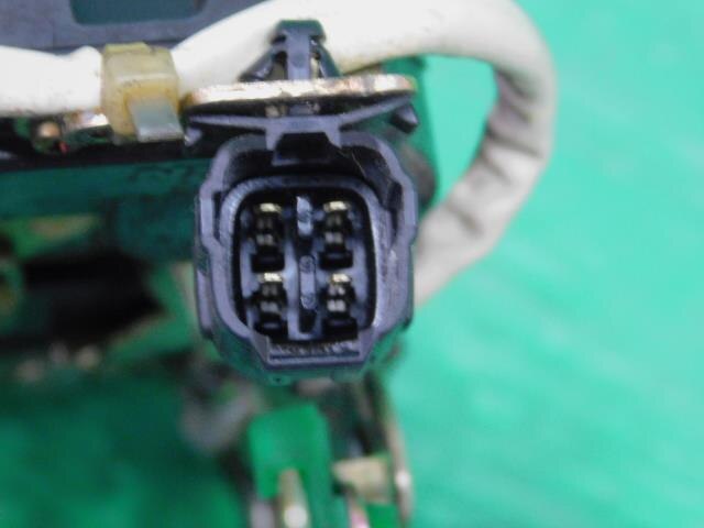 Door Lock Solenoid TOYOTA Mark II 1990 E-GX81 — photo 3