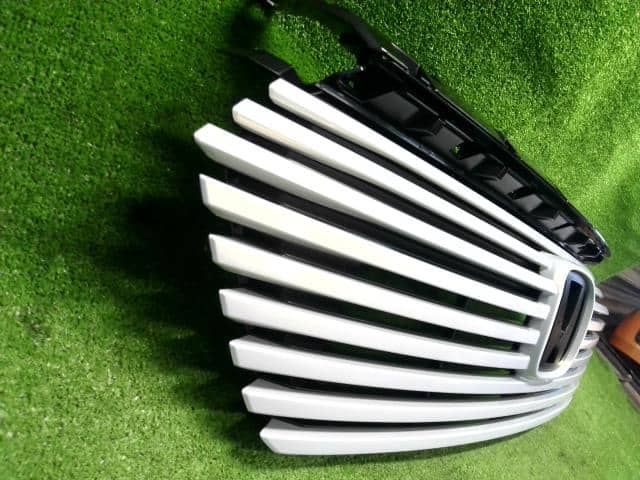 Radiator Grille HONDA Vezel 2020 6BA-RU1 — photo 3
